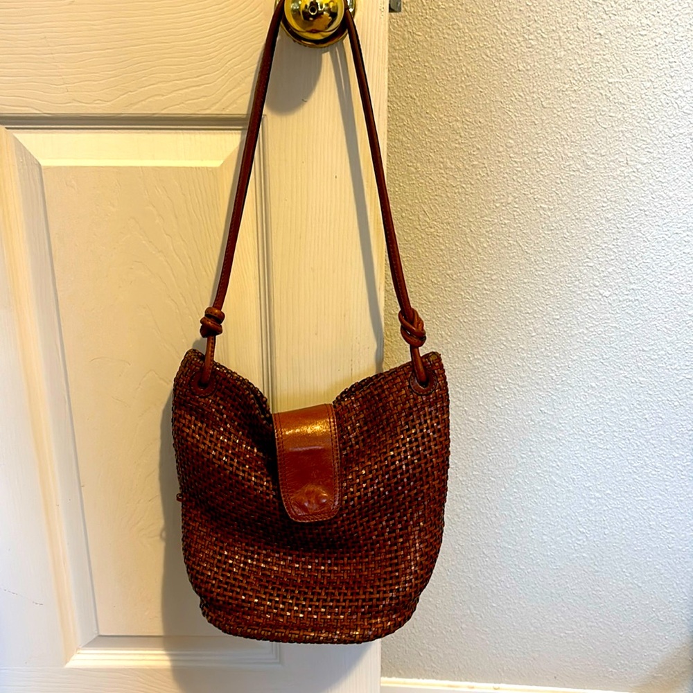 Brown Leather Weaved Bucket Vintage Purse “Bruno Lorelli” with zipper